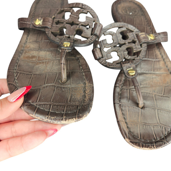 Tory Burch Miller Crocodile Embossed Brown Leather Sandals Size: 9.5 - Picture 2 of 7